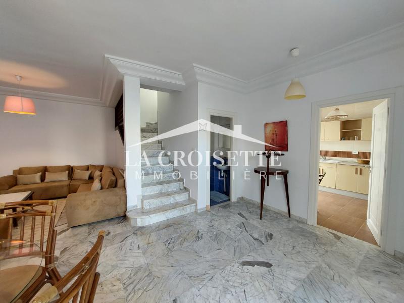Duplex avec jardin S+4 meublé  à La Marsa